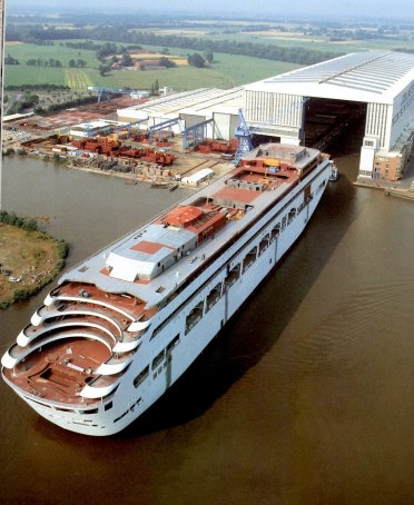 Afbeeldingsresultaat voor MV Aurora meyer werft